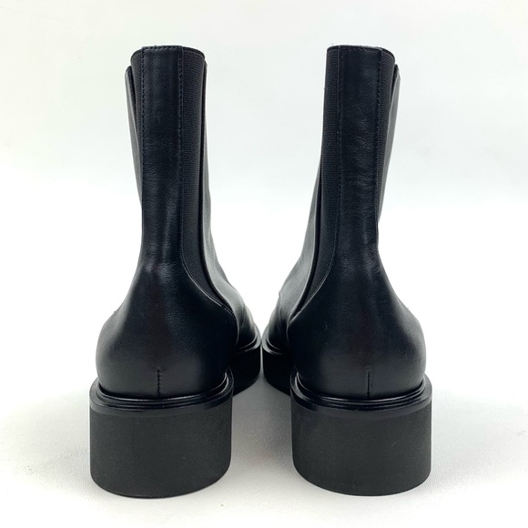 Stuart Weitzman Boots Black Leather Zip Front Ankle Bootie Low Heel Size 36.5 6 - Picture 4 of 10